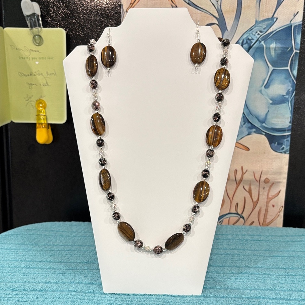 Chic Brown Beaded Necklace
